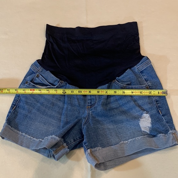 a:glow maternity shorts - denim distressed style - Picture 7 of 7